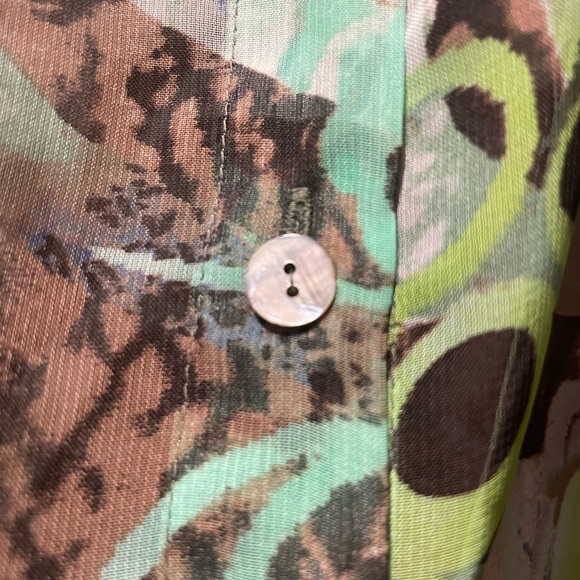 Sheer button up blouse with elongated cuff sleeve - Picture 5 of 11